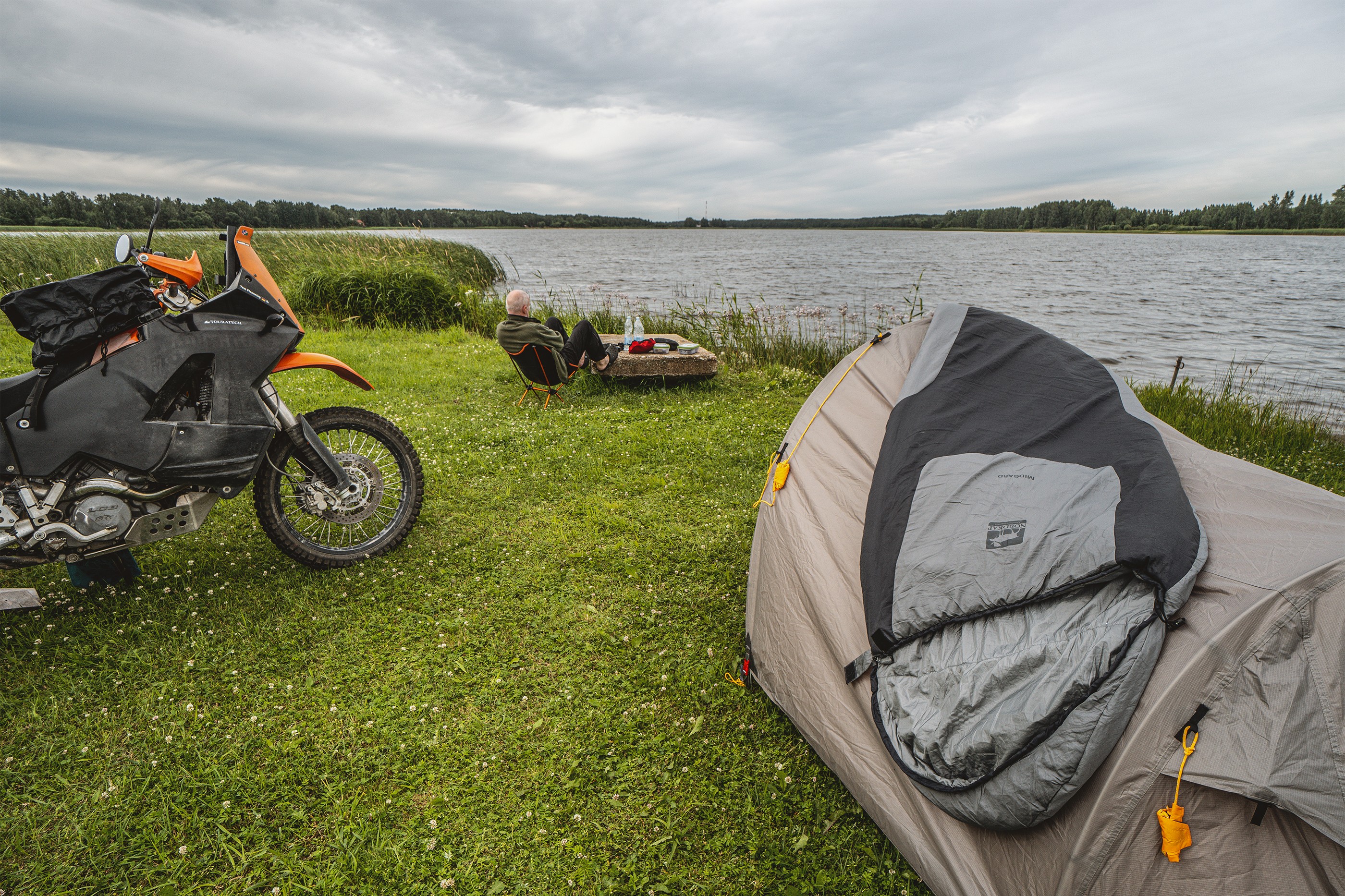 WECHSEL Louis Edition tunnel tent and NORDKAP "Midgard" mummy sleeping bag