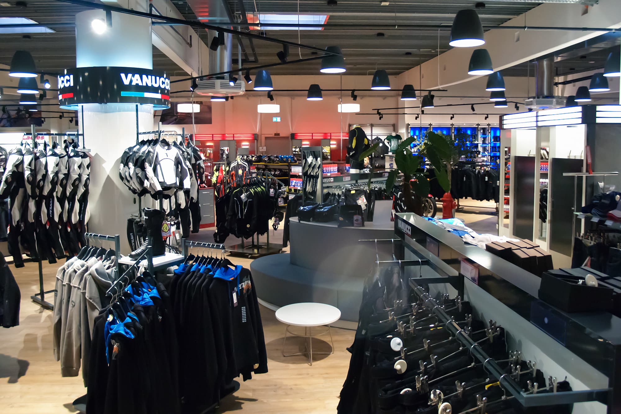 Suche T-Shirt oder Pullover Louis Vuitton in Essen - Essen-Borbeck