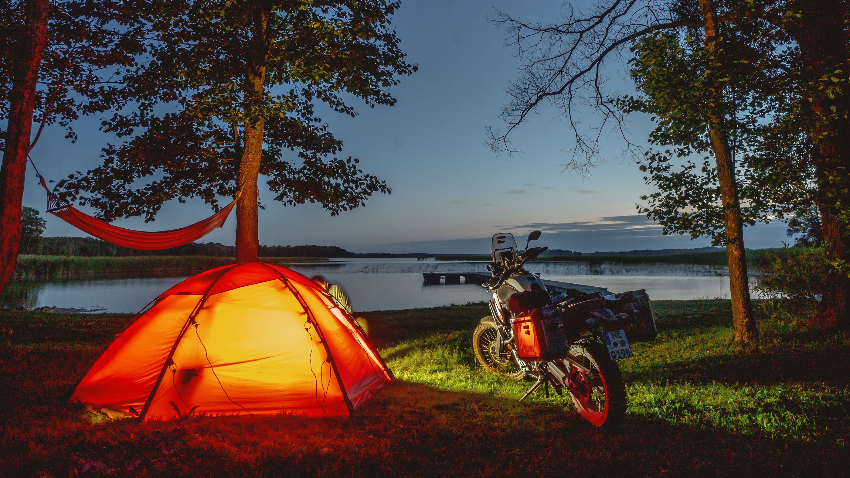 Camping med motorcyklen   