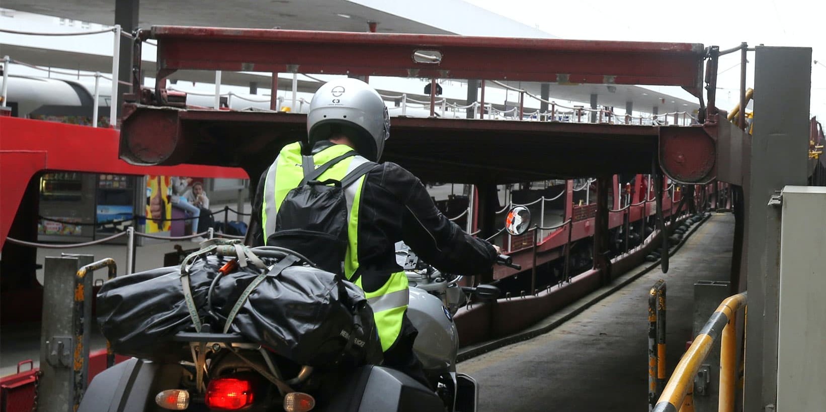 Urlaubs Express Zug fĂźr Motorrad Transport