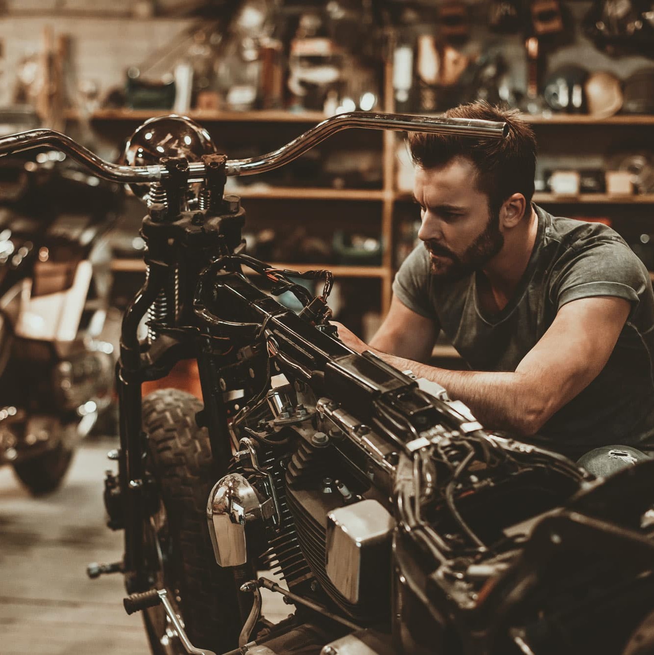 Deine Motorrad-Werkstatt in der Garage