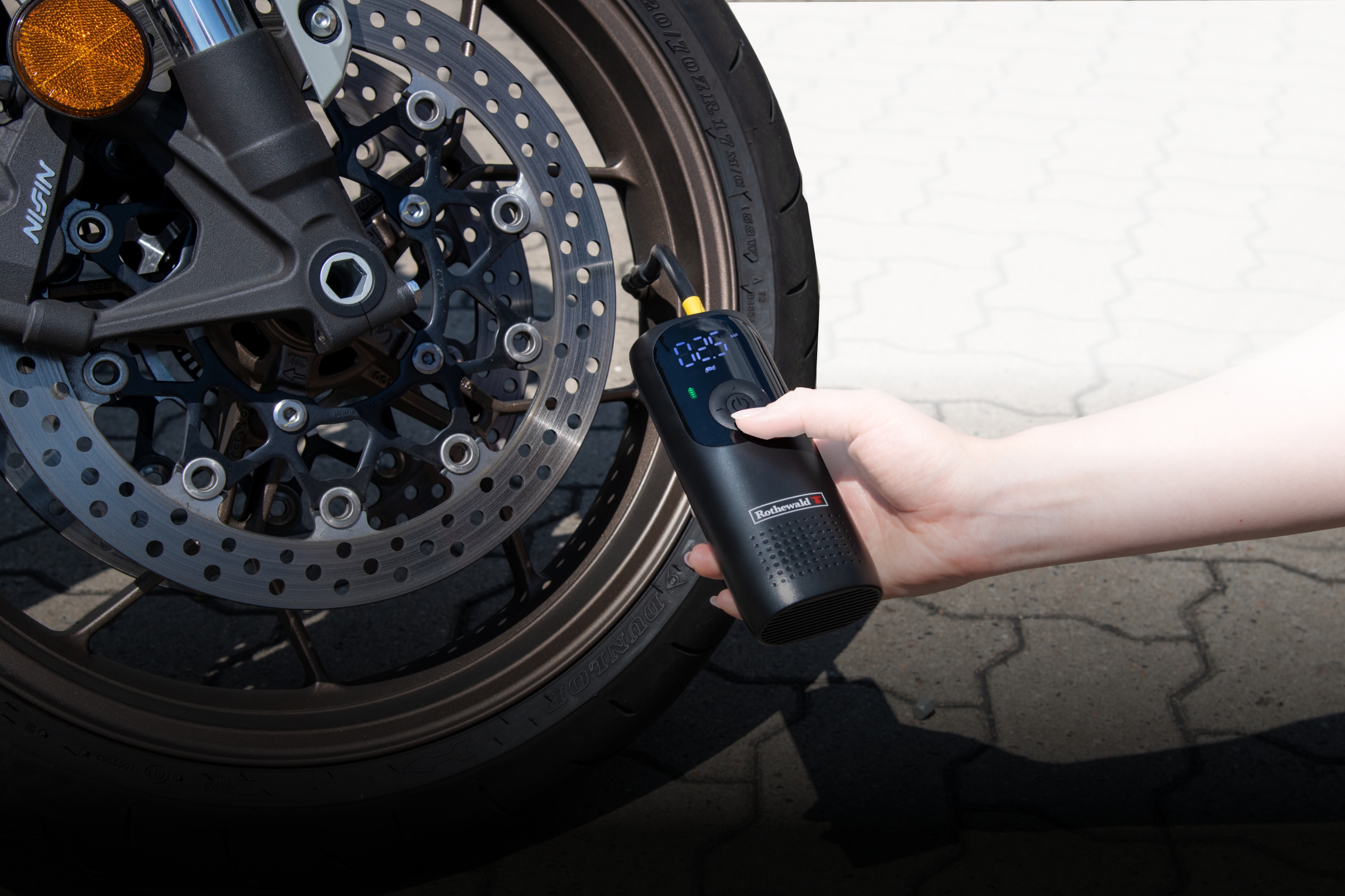 Tile Rothewald Akkupumpe