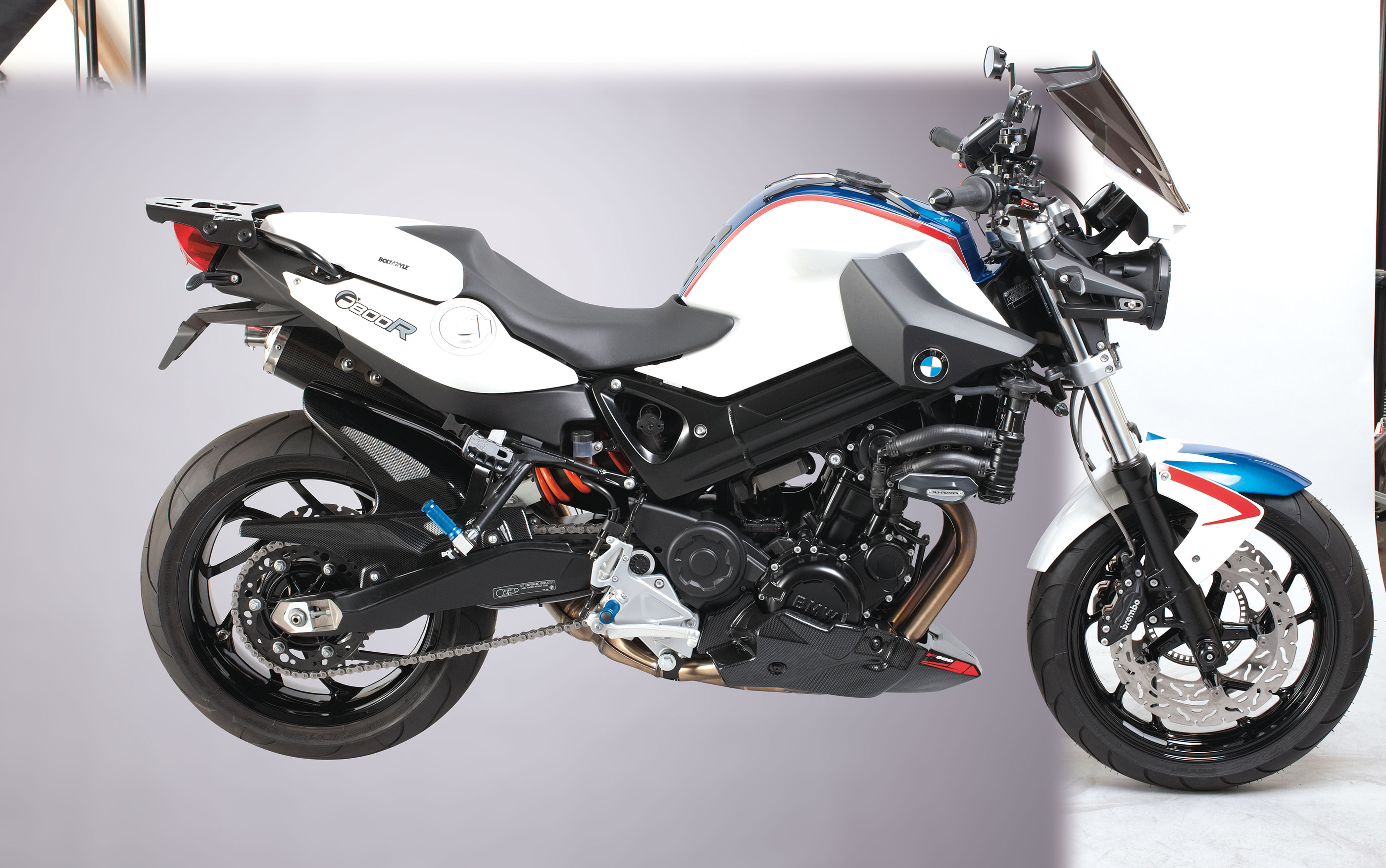 bmw f 800 r transformation spéciale louis