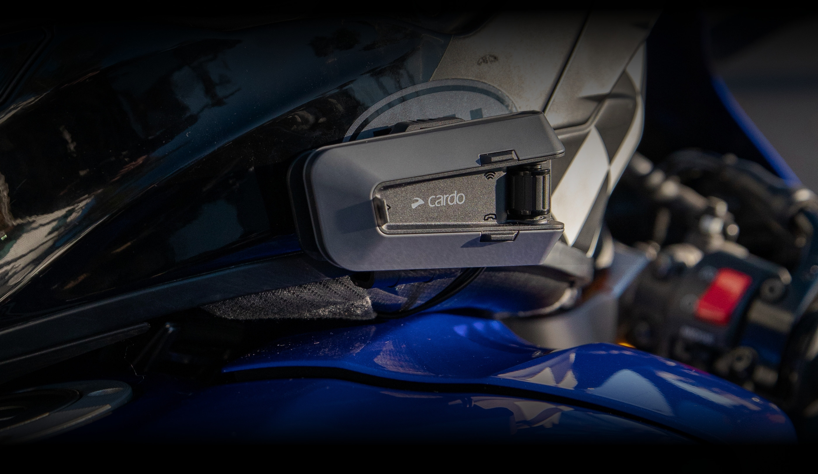 Tile Cardo Packtalk Edge