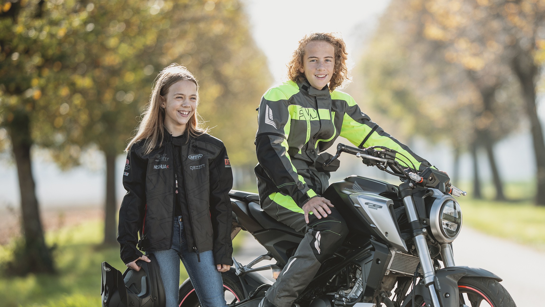 Motorradbekleidung und Helme für Kinder