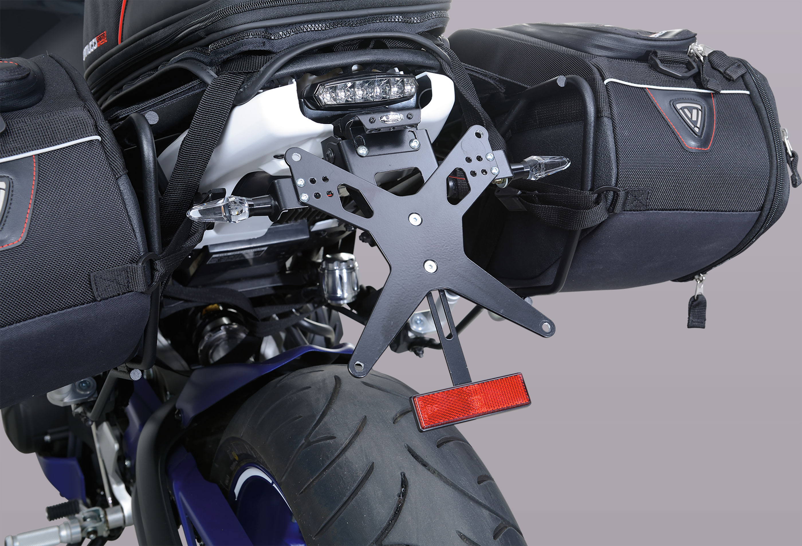 yamaha mt-09 transformation spéciale louis