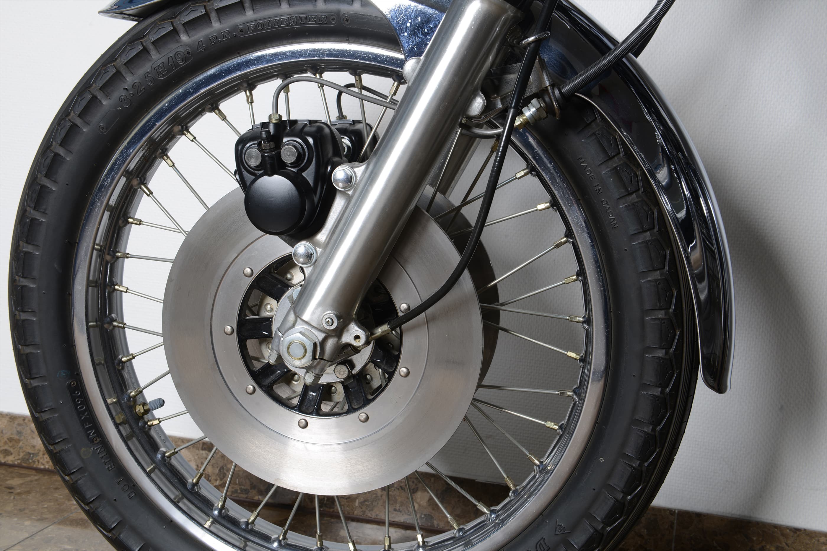 High-tech from nearly 50 years ago: single-piston floating caliper of a Kawasaki Z 900