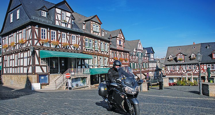 Deutschlands Mitte – Taunus und Rheingau Motorrad Tour