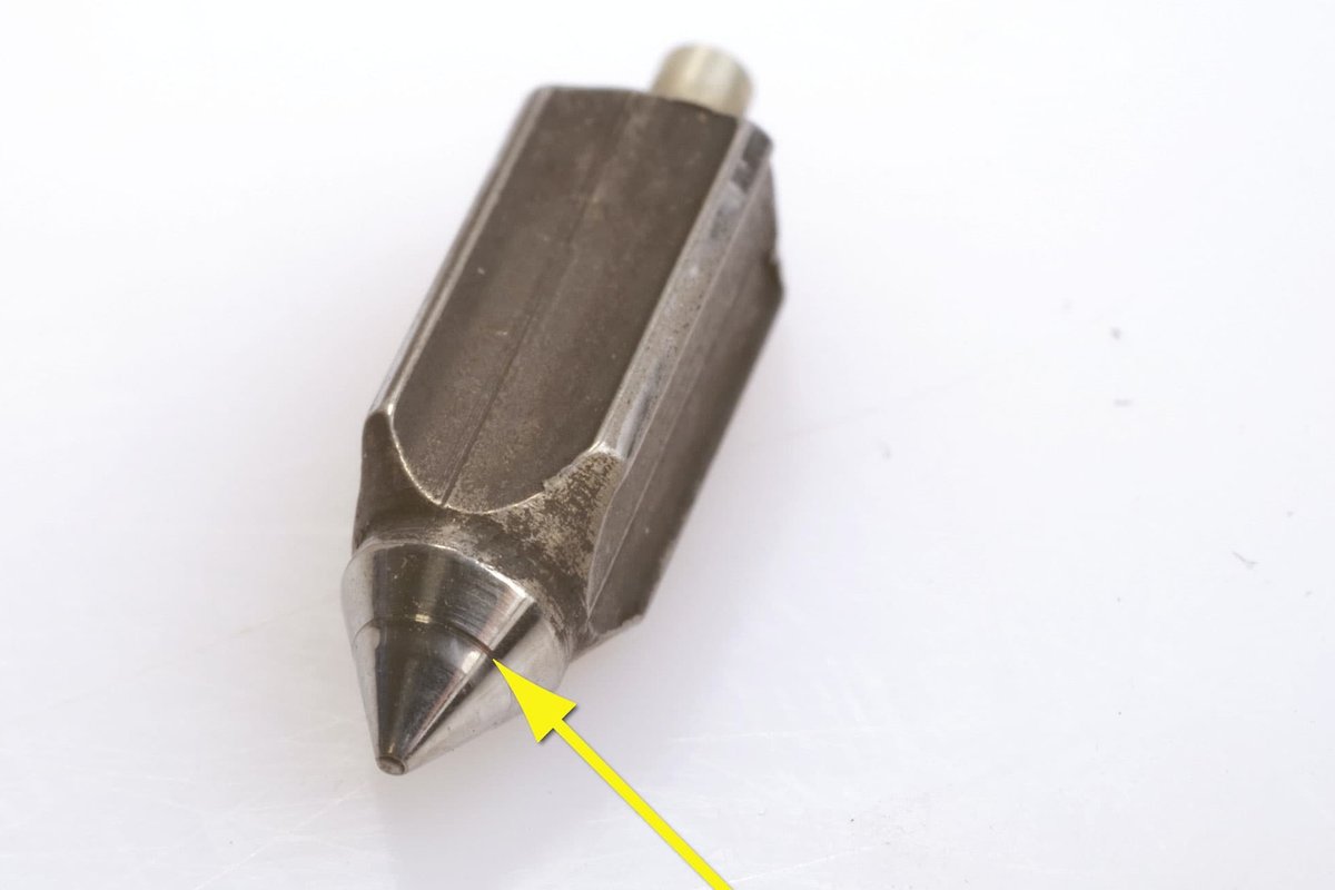 Step 4, Fig. 3: Worn float needle valve – replace!
