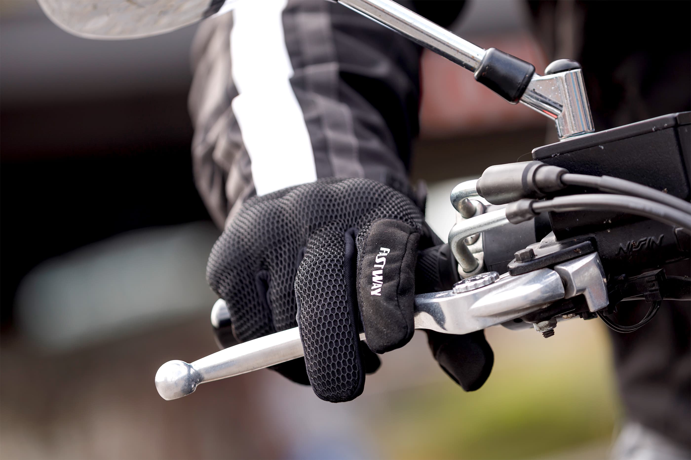 Sicherheitshinweise zu Handschuhen für Motorradfahrer