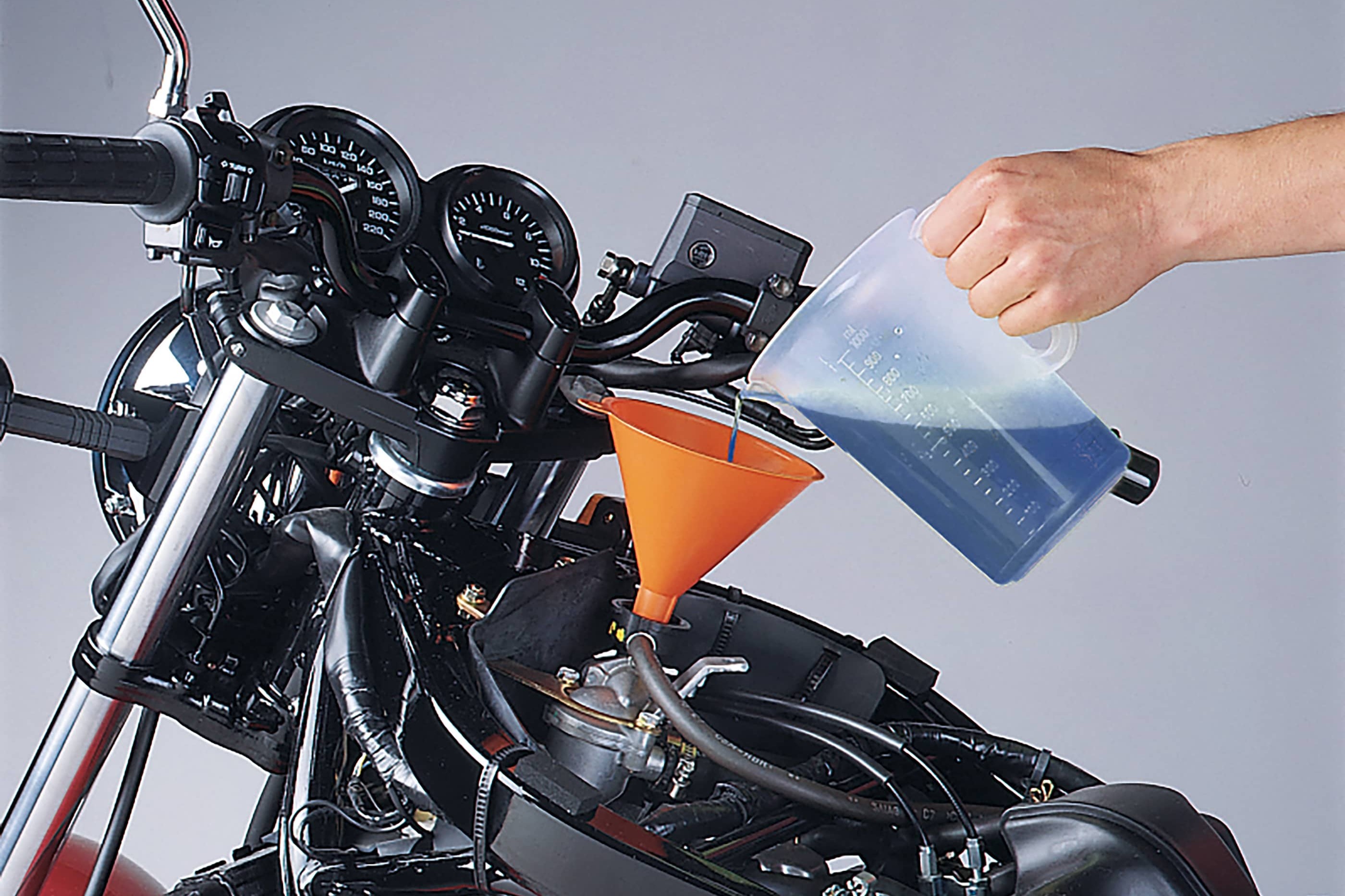 Motorrad-Kühlmittelschlauch, Motorrad-Kühlmittelrohr, Stabile Leistung,  Gute Abdichtung, Langlebig, Robust, für YZ125 1996 Bis 2001 (Blau) :  : Auto & Motorrad