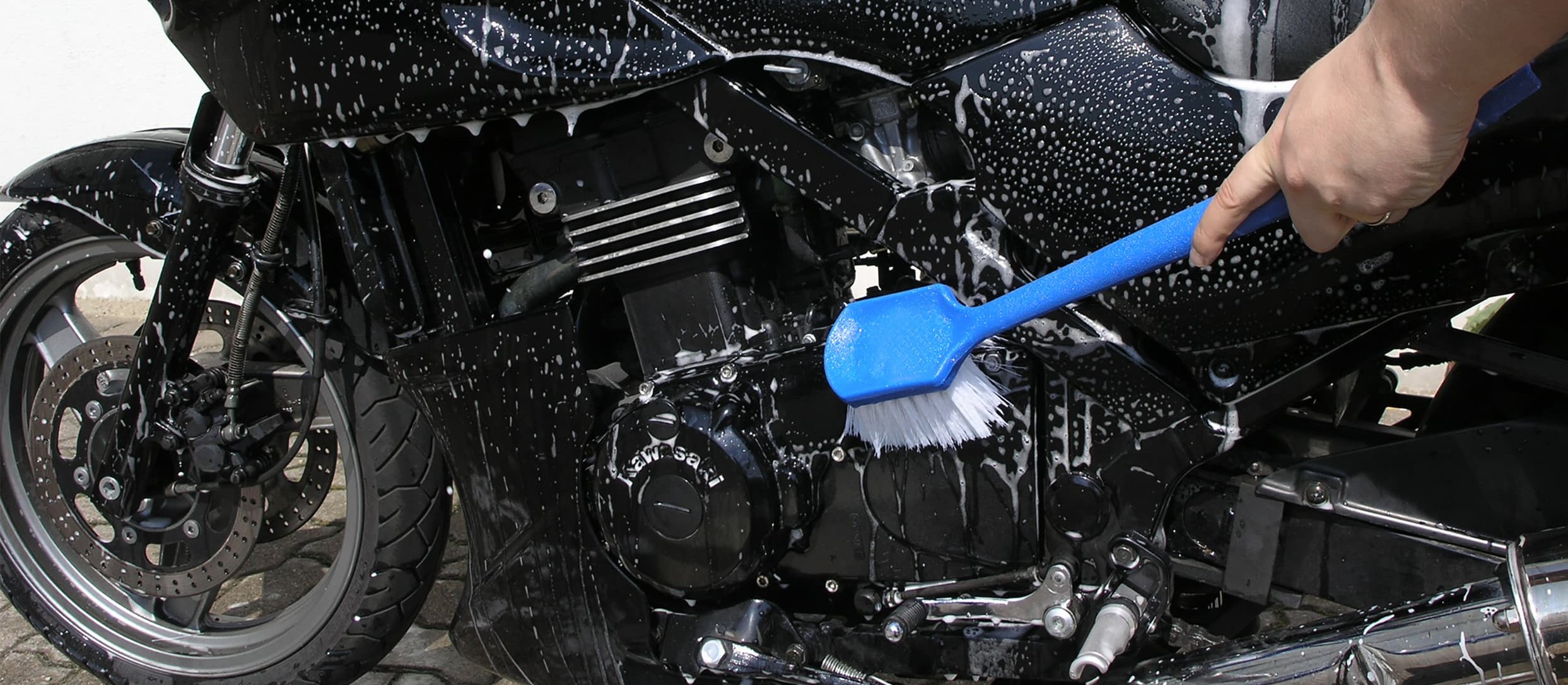 Motorrad waschen und pflegen
