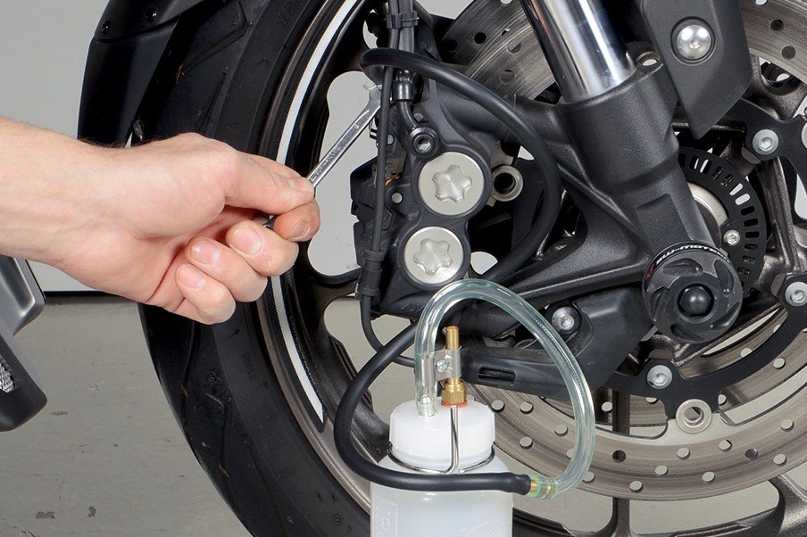 Brake Fluid Bleeder Vacuum Pump Bike Motorcycle Brake Extract Air Bubbles Disc 