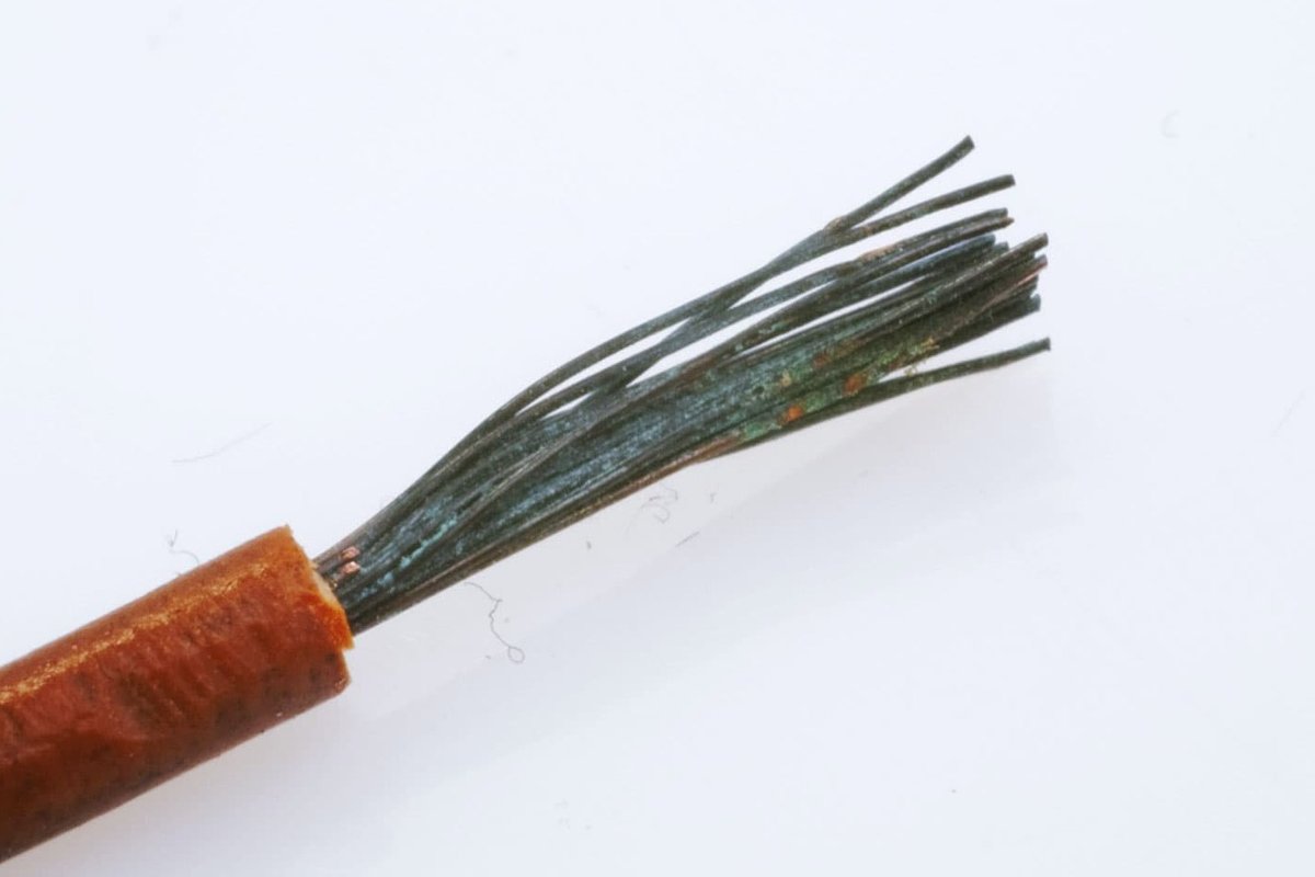Step 3, Fig. 3: Green corrosion on cable cores causes voltage drop 