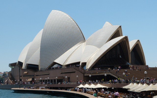 Sydney Opera – Glänzende Fassade